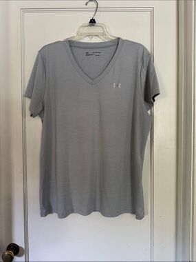 Under Armour Light Gray V-Neck Short Sleeve Performance Tee